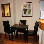 Verneuil-Ten Apartment